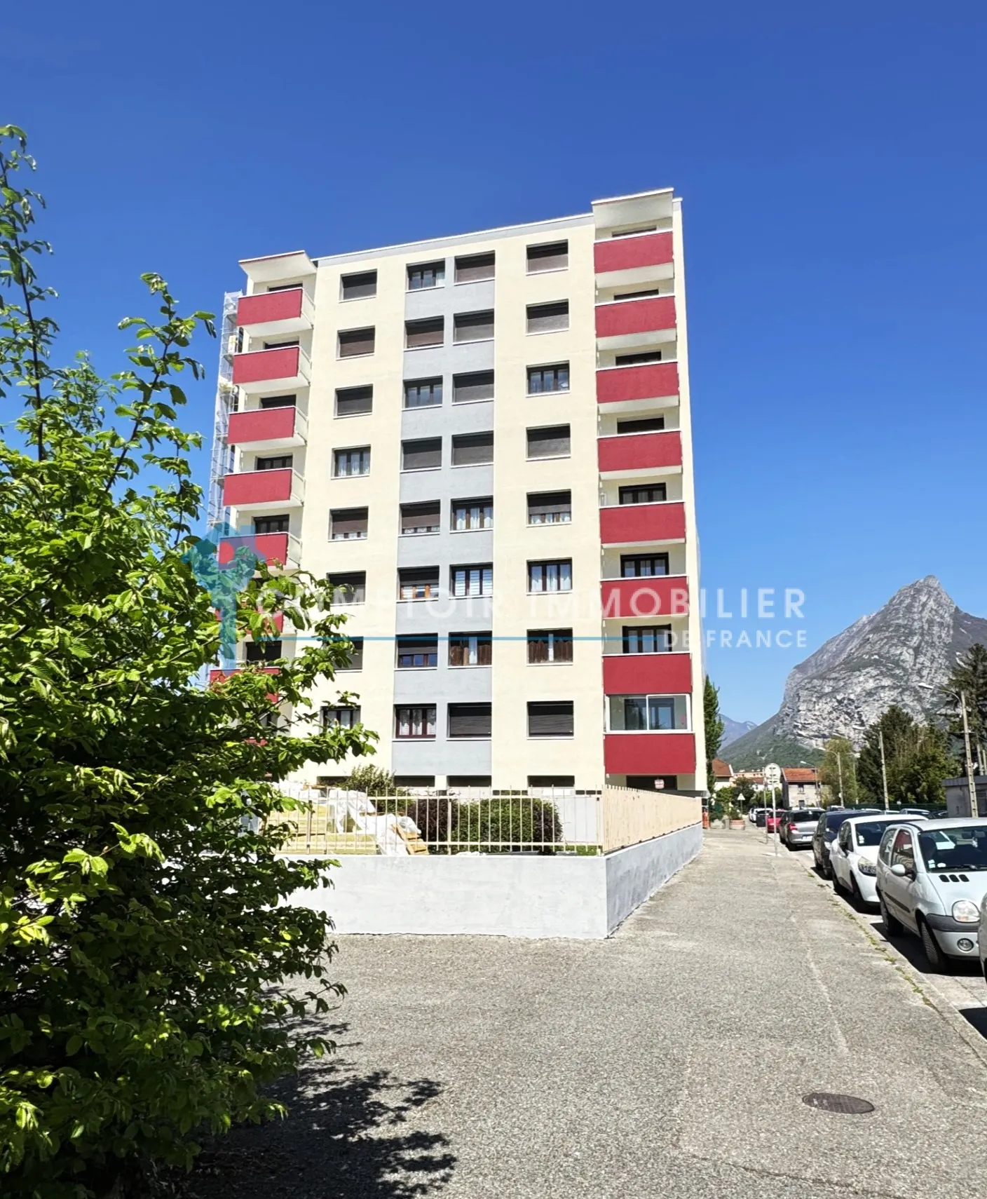 Appartement T5 avec vue panoramique à Fontaine - 110 m² avec balcon en vente 