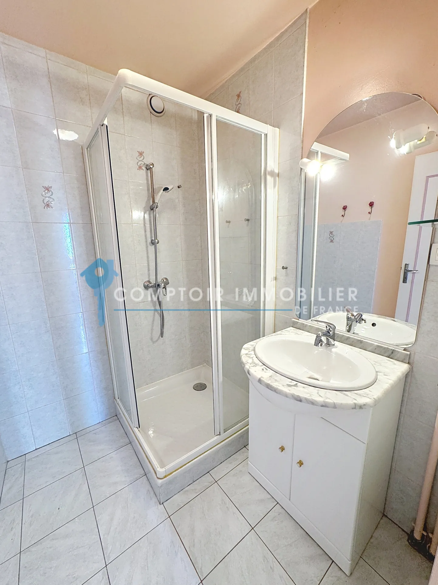 Appartement T5 avec vue panoramique à Fontaine - 110 m² avec balcon en vente 