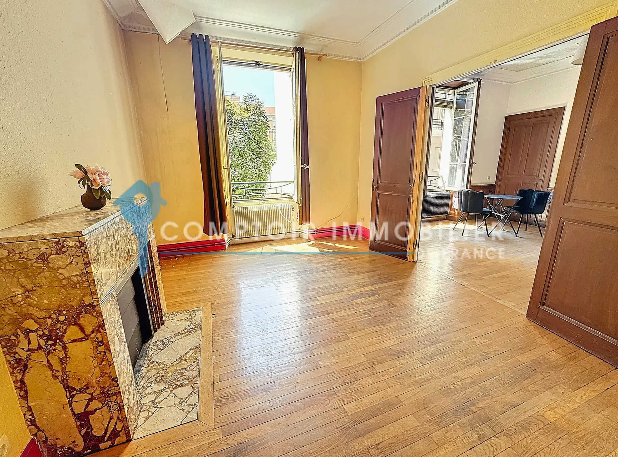 À Vendre à Grenoble - Charmant T4 de 91m² avec Balcon dans le Quartier Championnet 