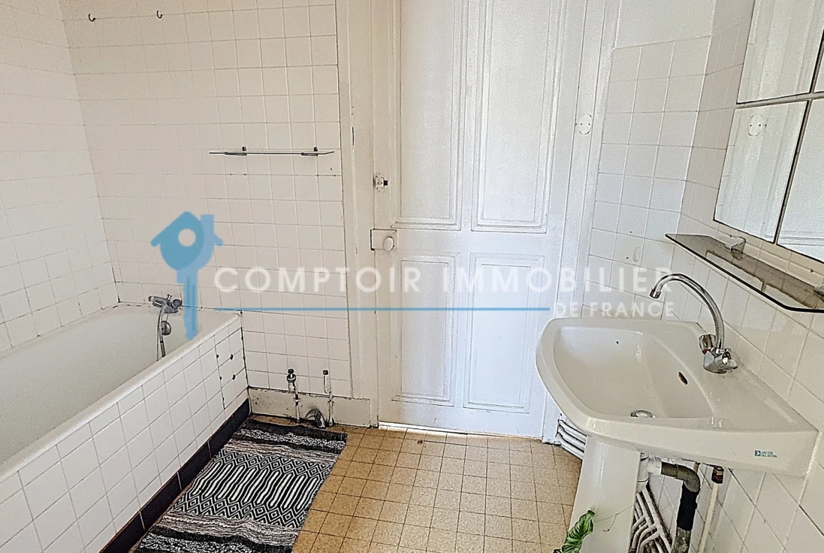 À Vendre à Grenoble - Charmant T4 de 91m² avec Balcon dans le Quartier Championnet 