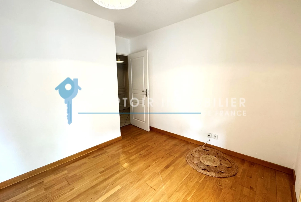 Appartement T3 avec jardin à Grenoble Peretto – Résidence sécurisée, garage et proximité centre-ville 