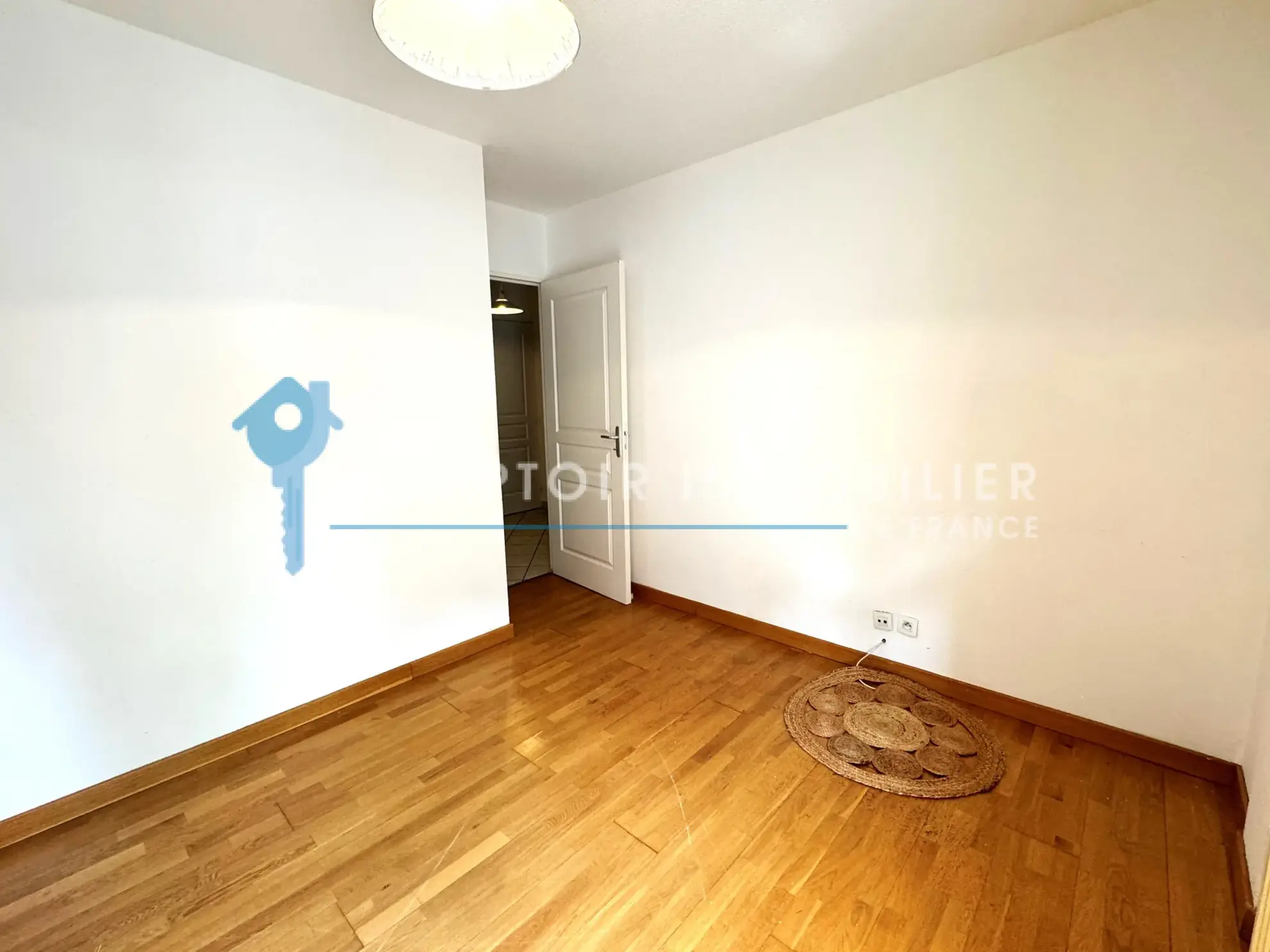 Appartement T3 avec jardin à Grenoble Peretto – Résidence sécurisée, garage et proximité centre-ville 