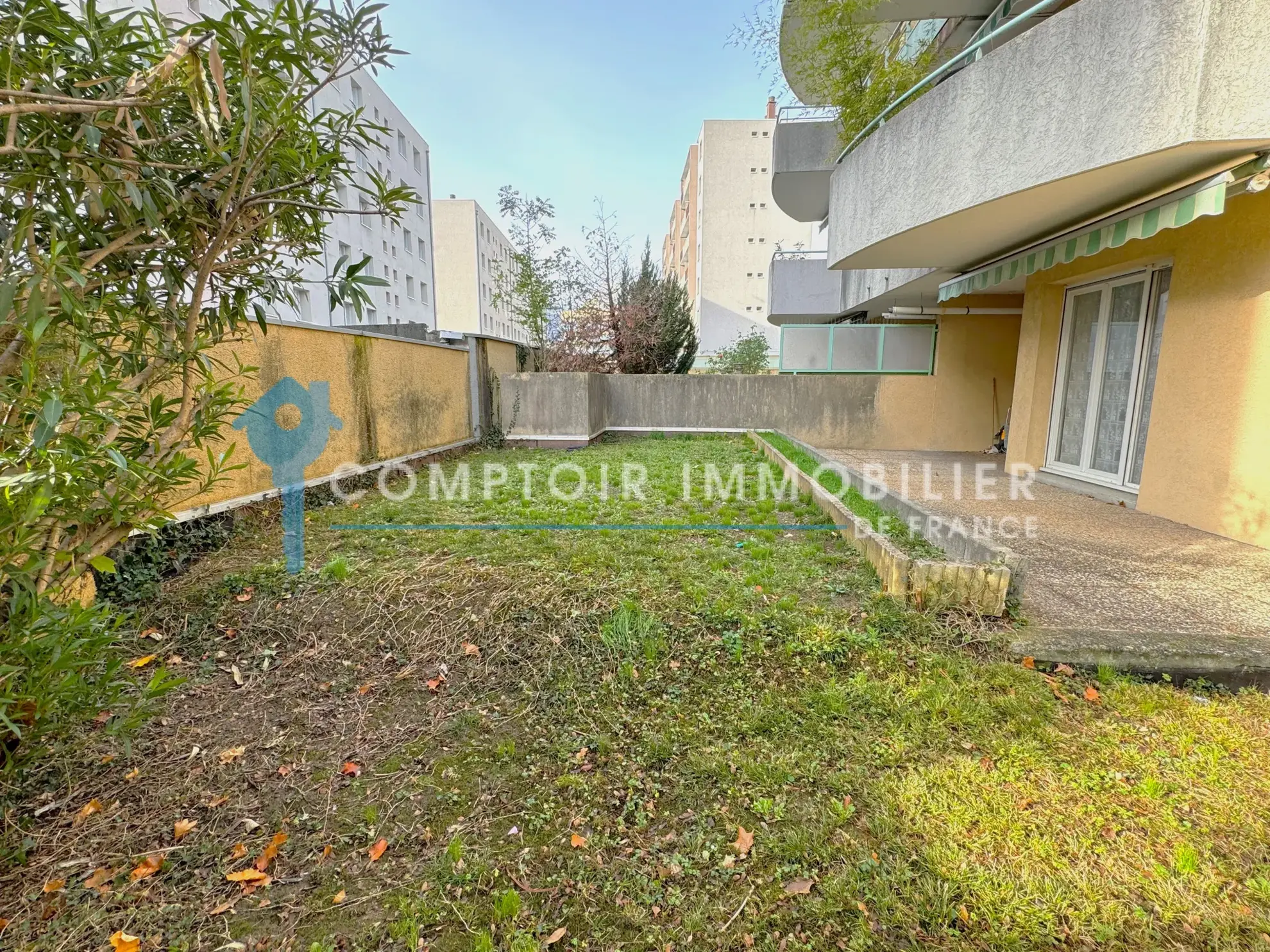 Appartement T3 avec jardin à Grenoble Peretto – Résidence sécurisée, garage et proximité centre-ville 