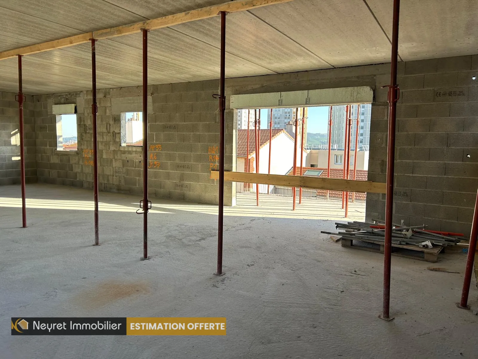 Appartement T3 ou T4 neuf à Saint-Étienne avec terrasse et parking privé 