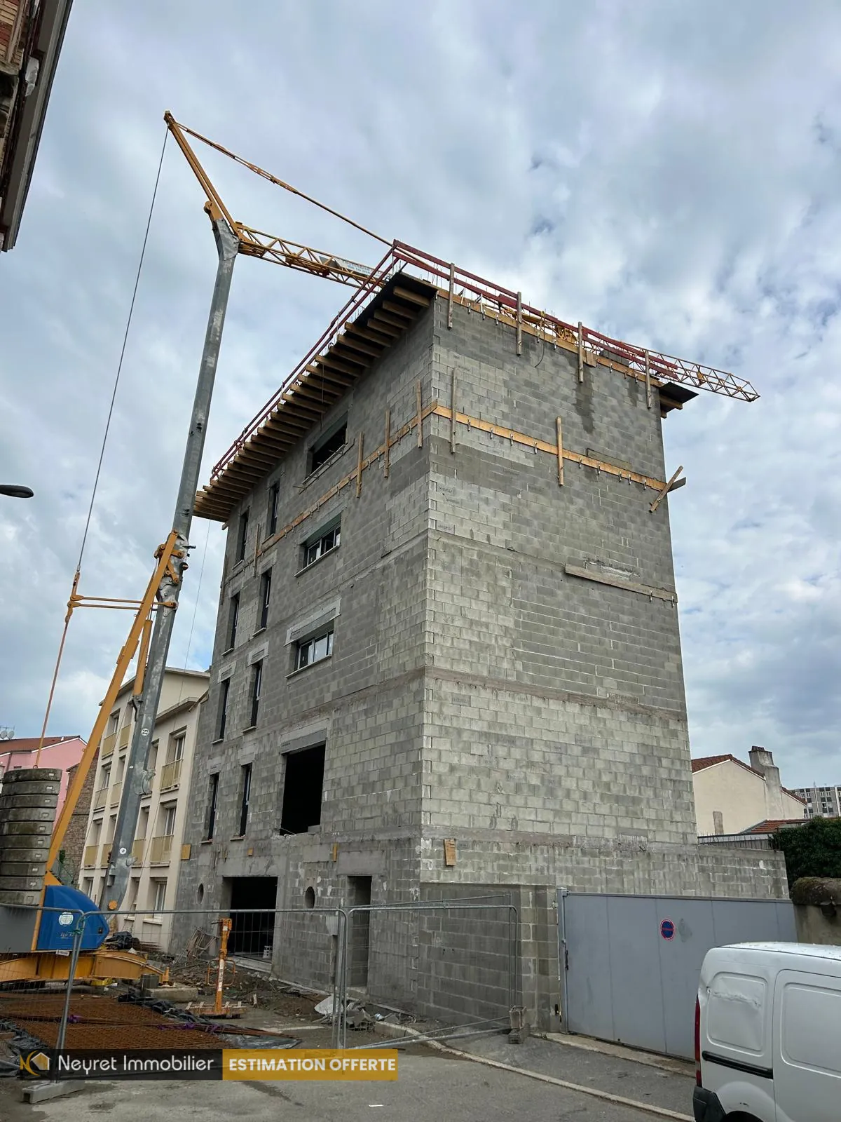 Appartement T3 ou T4 neuf à Saint-Étienne avec terrasse et parking privé 