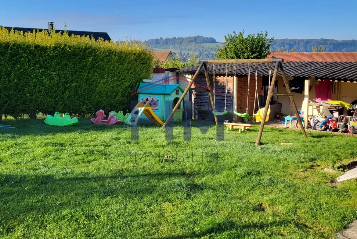 Maison de ville à vendre à Envermeu avec garage et dépendance 