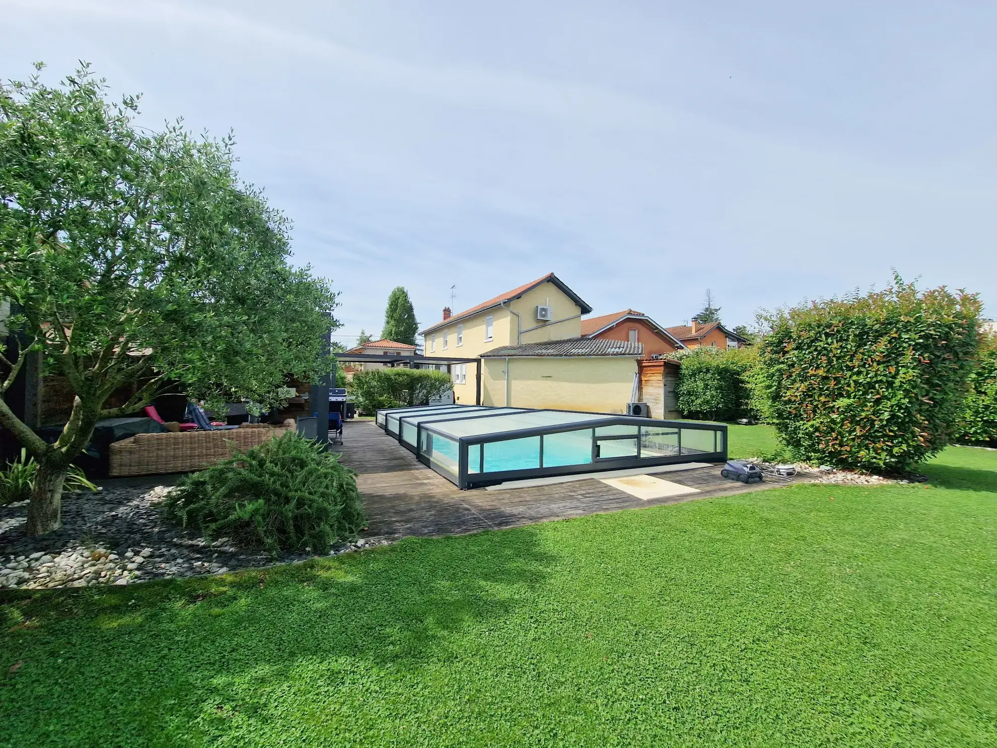 Maison à vendre en vente à terme à Villefranche-sur-Saône avec jardin et piscine 