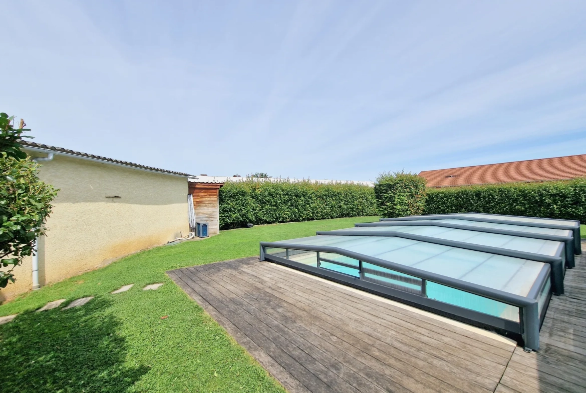 Maison à vendre en vente à terme à Villefranche-sur-Saône avec jardin et piscine 