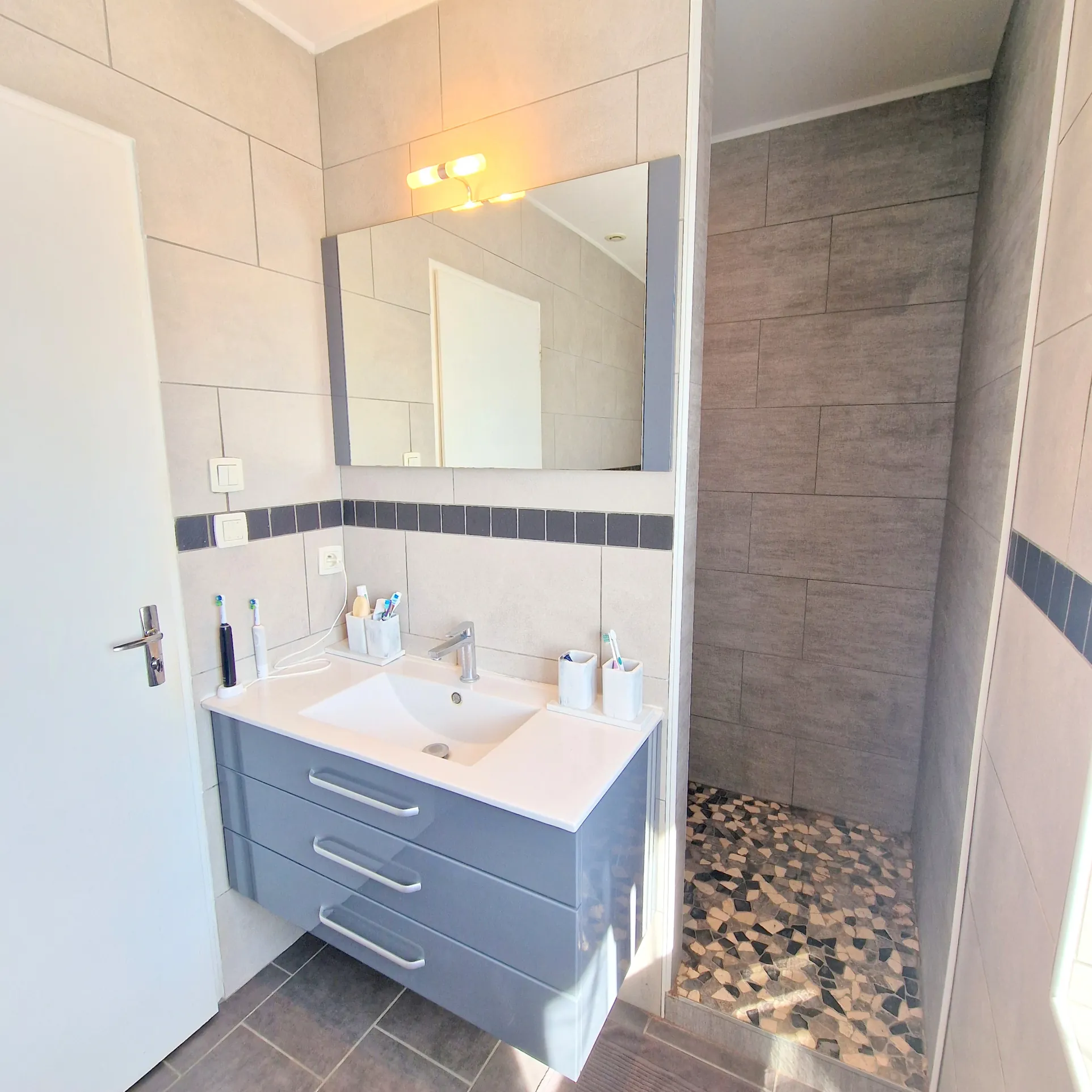Maison à vendre en vente à terme à Villefranche-sur-Saône avec jardin et piscine 