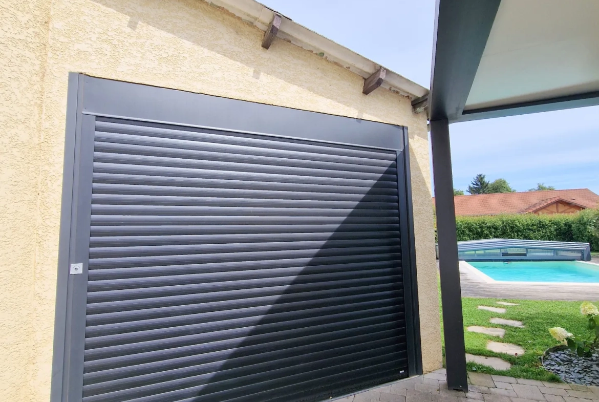 Maison à vendre en vente à terme à Villefranche-sur-Saône avec jardin et piscine 