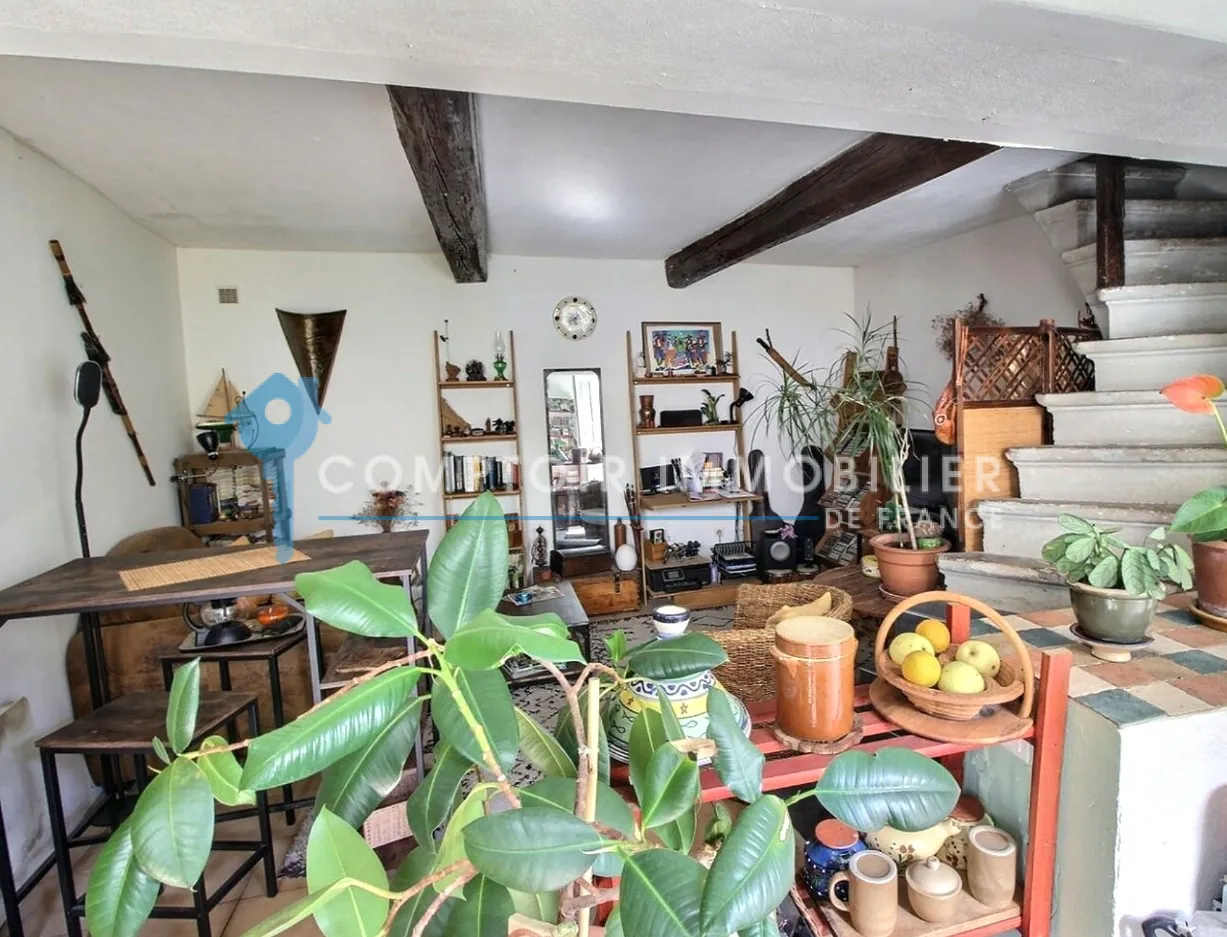 Maison de village provençale de 53 m² avec cour ensoleillée à Vallabregues 