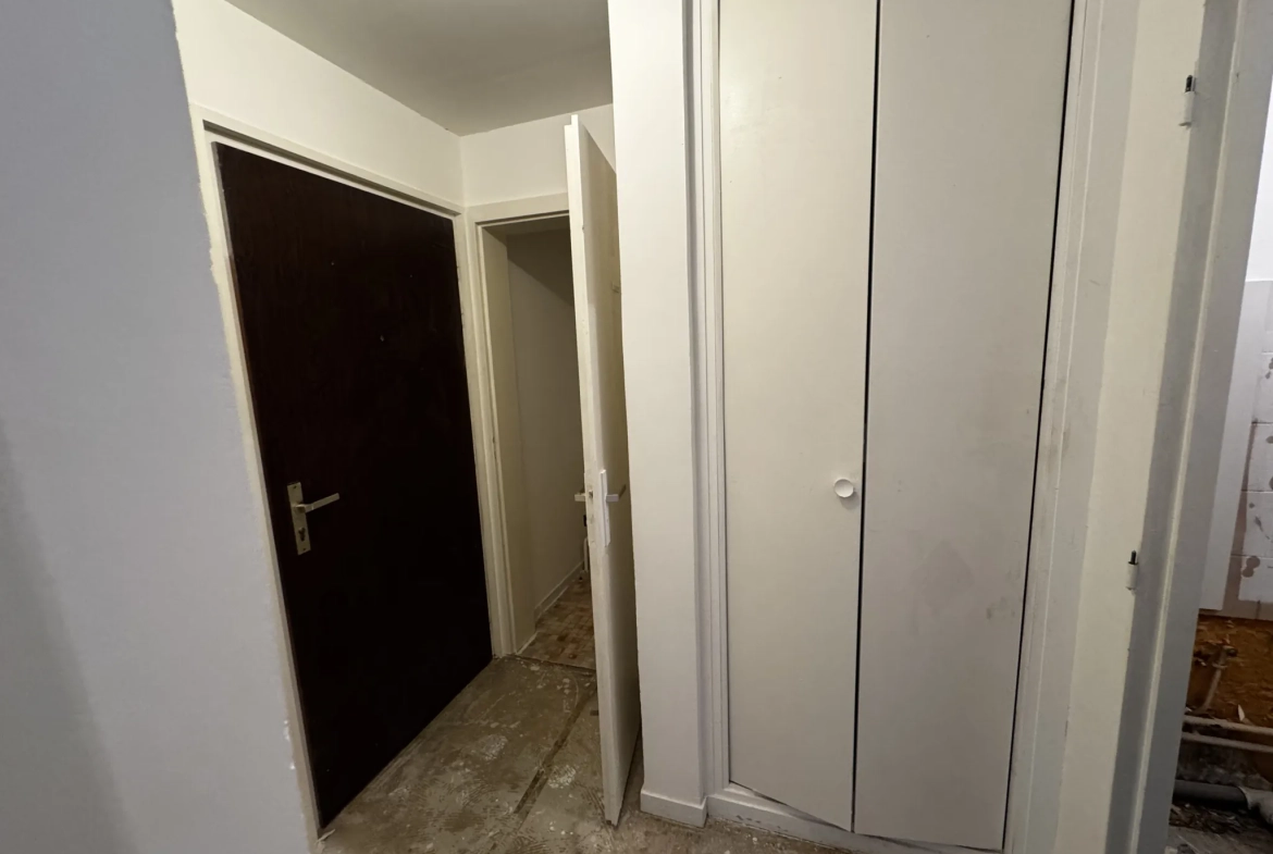 Studio à rénover de 26 m² au centre-ville de Saint-Avold, investissement idéal 