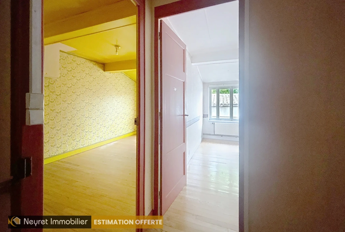 Maison de ville à rénover à Loire-sur-Rhône avec potentiel de 150m² 