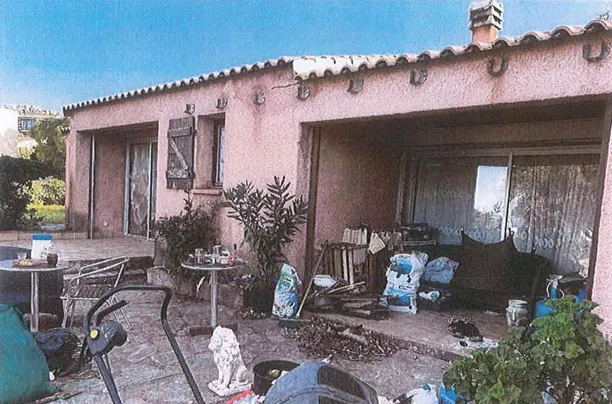 Vente aux enchères d'une maison T4 avec terrasse à Lumio 
