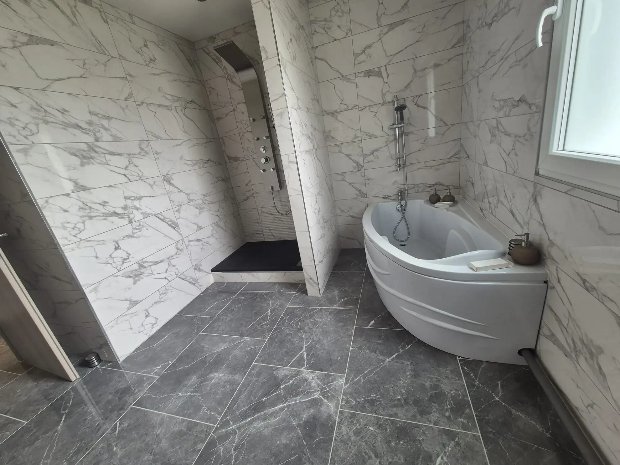 Maison individuelle de 93 m² à Henin Beaumont avec grand terrain et garage 