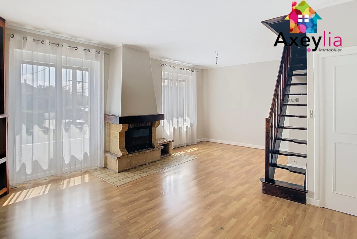 Maison spacieuse à Riorges avec 6 chambres et terrain de 888 m² 