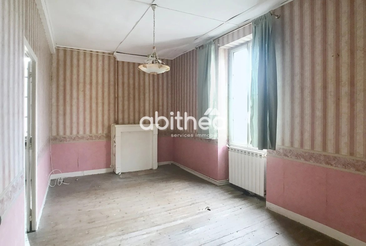 Charmante maison charentaise à rénover à Dirac - 180 m² avec dépendances 