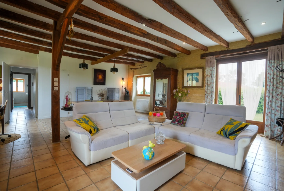 Maison en pierre de 4 pièces avec piscine à Masclat - Bien immobilier à vendre 