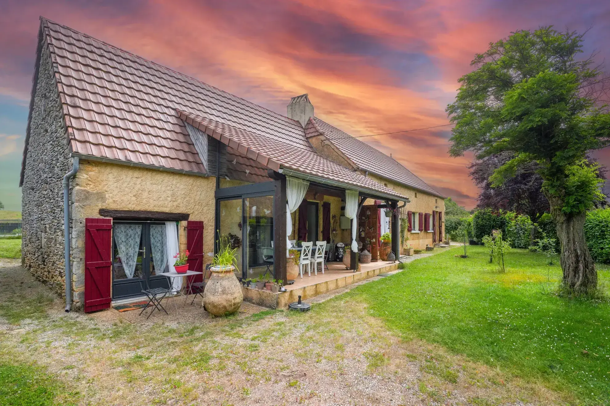Maison en pierre de 4 pièces avec piscine à Masclat - Bien immobilier à vendre 