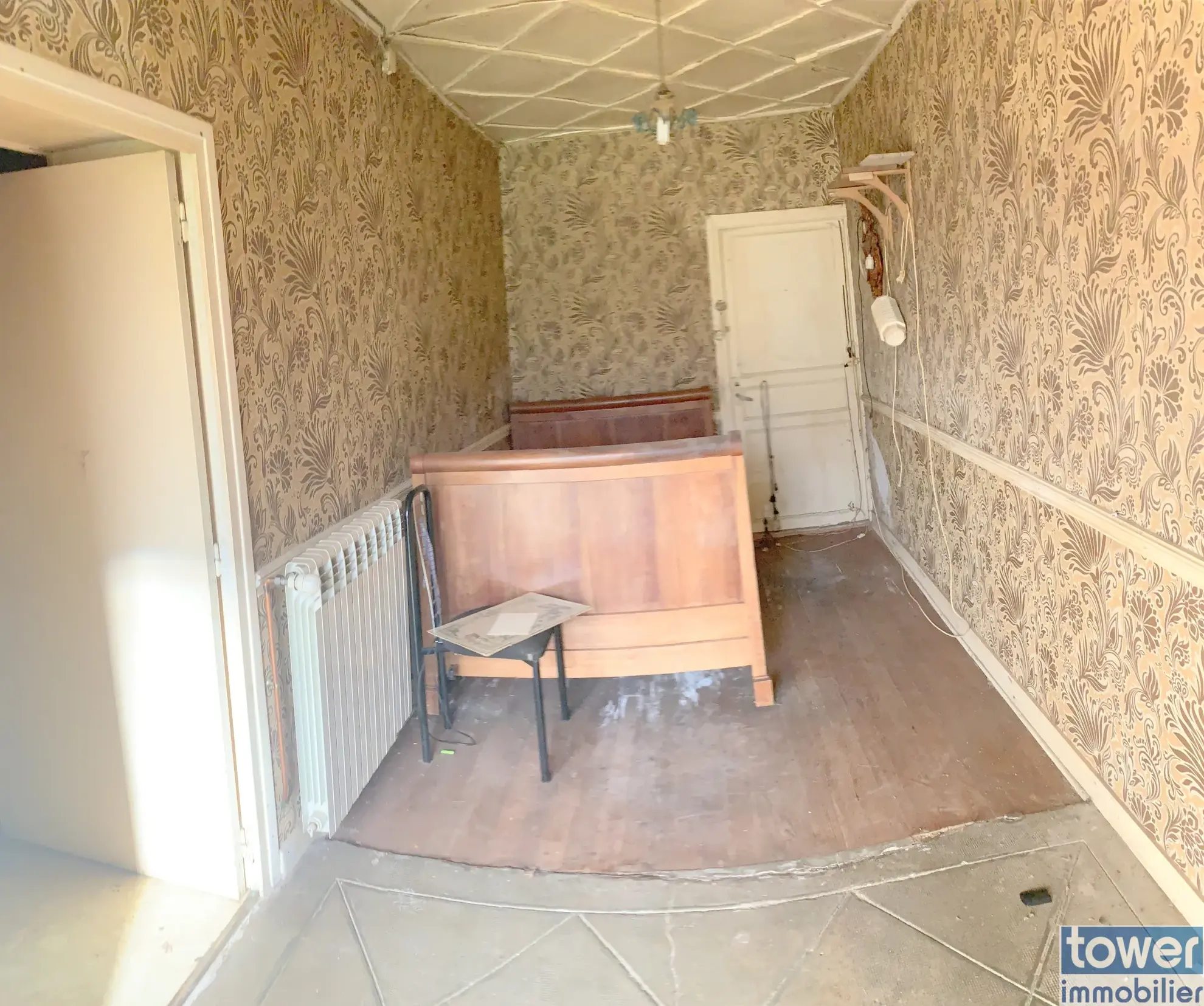Maison à rénover de 100 m² avec dépendances sur 3000 m² à Cresse 