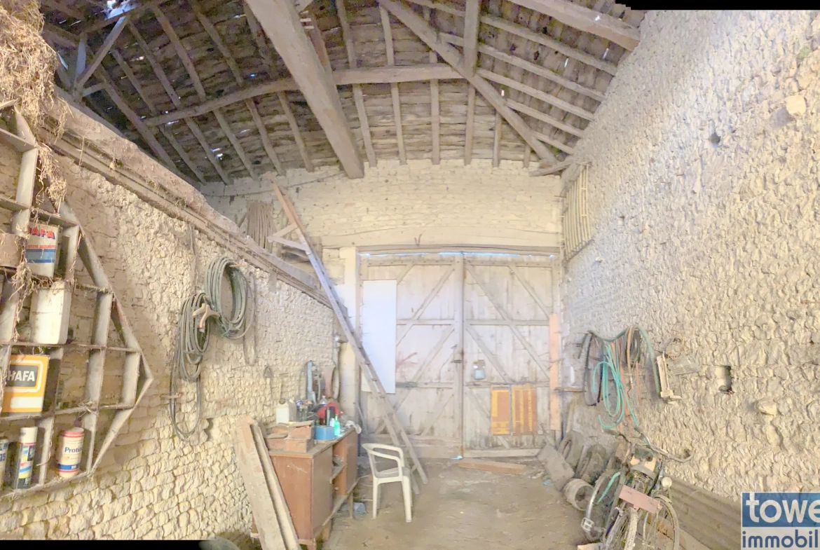Maison à rénover de 100 m² avec dépendances sur 3000 m² à Cresse 