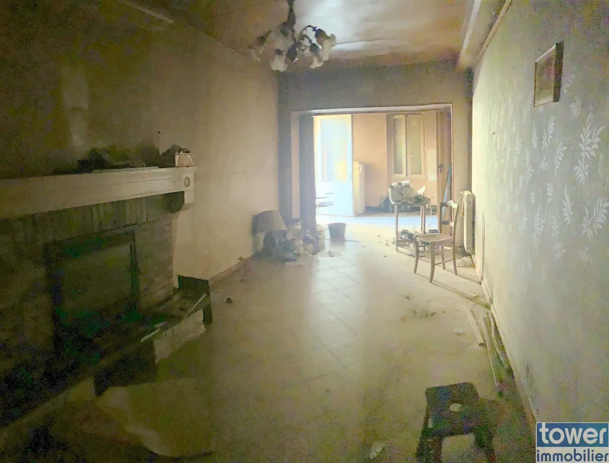 Maison à rénover de 100 m² avec dépendances sur 3000 m² à Cresse 