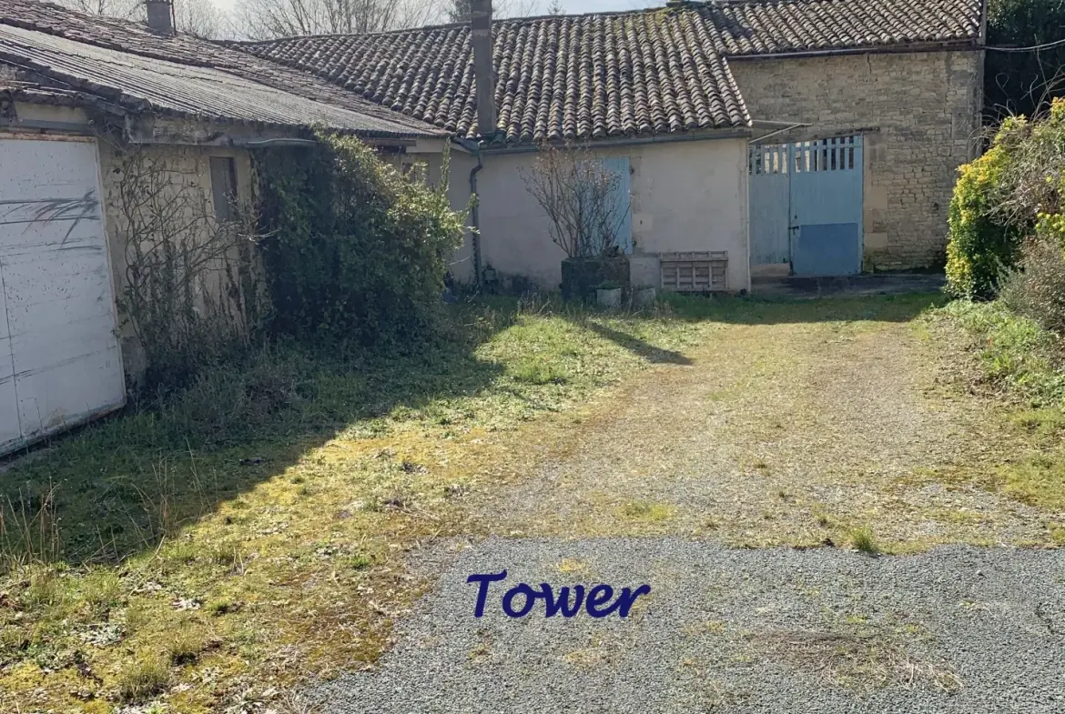Maison à rénover de 100 m² avec dépendances sur 3000 m² à Cresse 
