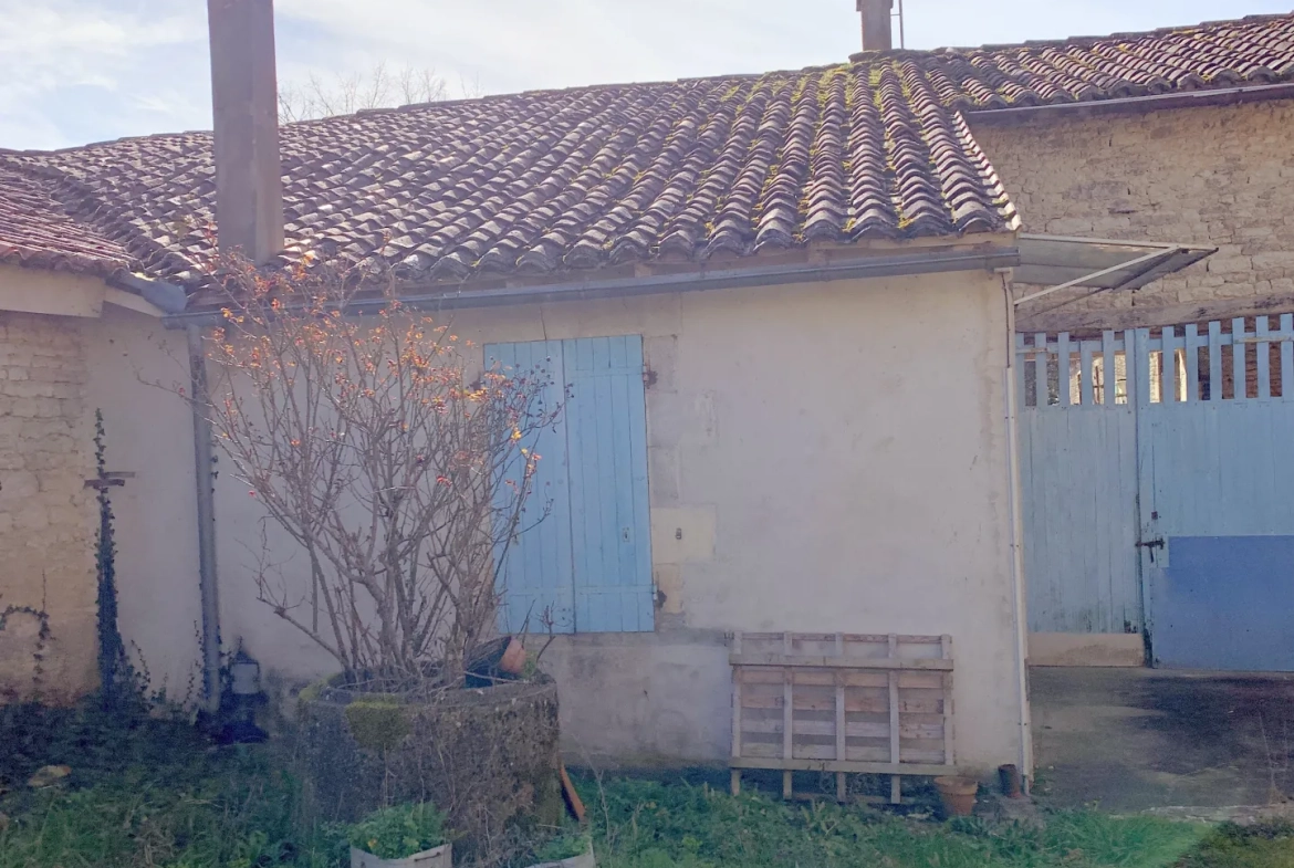 Maison à rénover de 100 m² avec dépendances sur 3000 m² à Cresse 