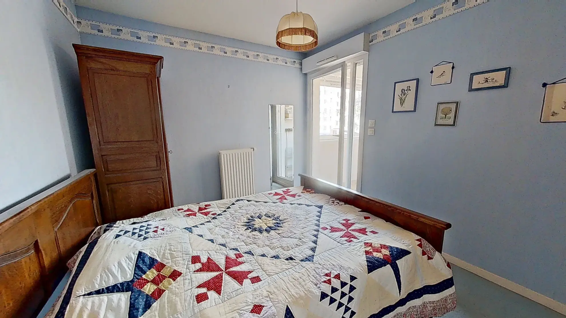 Appartement T3 à Craponne Centre avec balcon, cave et garage, idéalement situé 