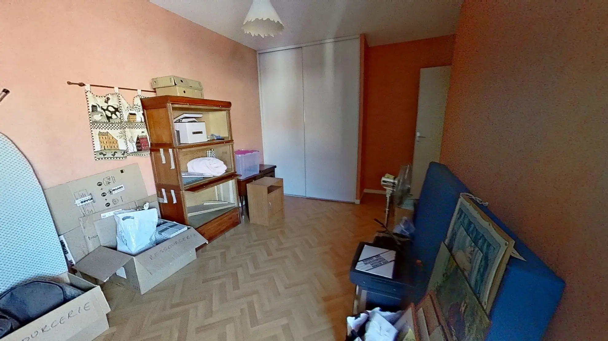 Appartement T3 à Craponne Centre avec balcon, cave et garage, idéalement situé 
