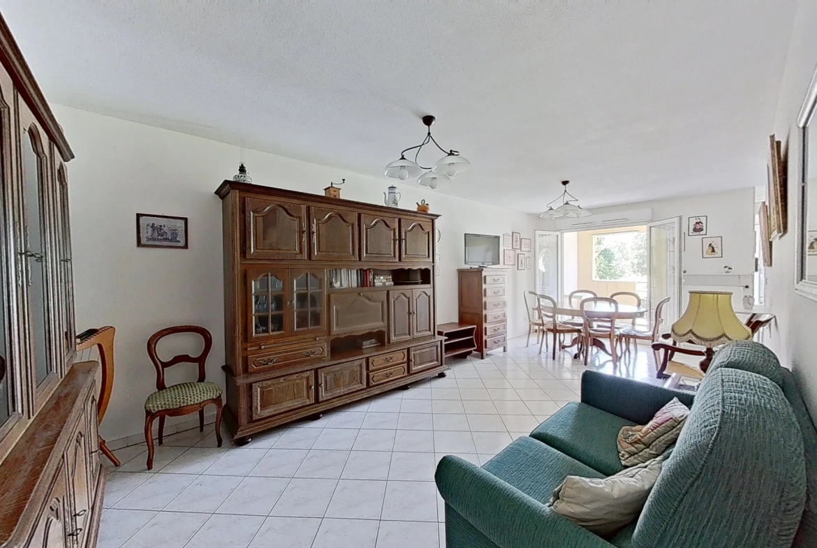 Appartement T3 à Craponne Centre avec balcon, cave et garage, idéalement situé 