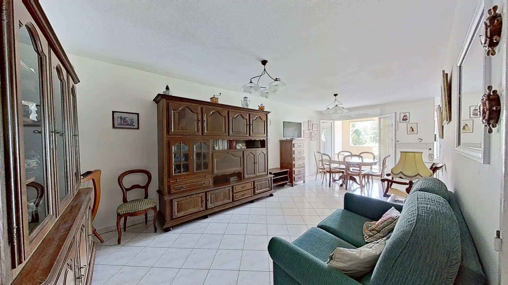 Appartement T3 à Craponne Centre avec balcon, cave et garage, idéalement situé 