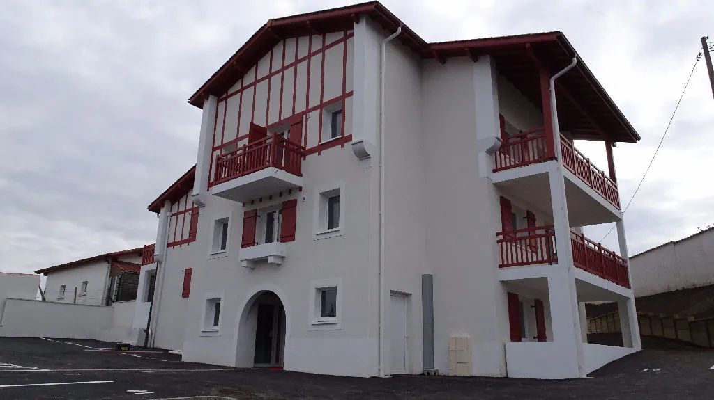 Vente d'un appartement 2 pièces avec balcon et parking à Saint-Jean-de-Luz 