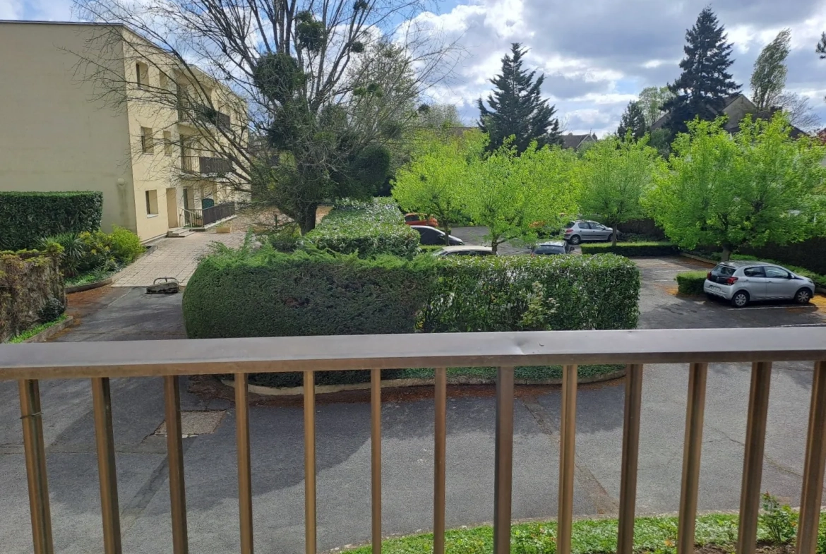 Bel appartement 2 pièces avec balcon à Rambouillet au centre-ville 