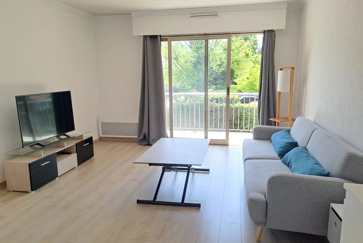 Bel appartement 2 pièces avec balcon à Rambouillet au centre-ville 
