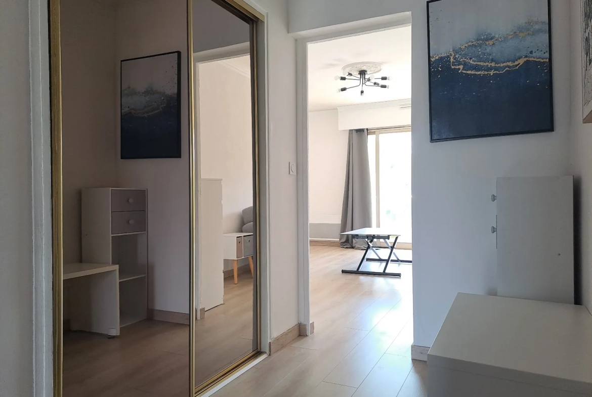 Bel appartement 2 pièces avec balcon à Rambouillet au centre-ville 