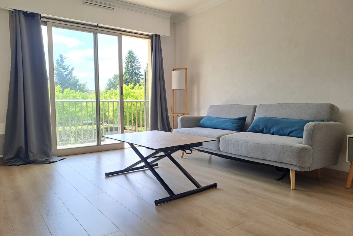 Bel appartement 2 pièces avec balcon à Rambouillet au centre-ville 