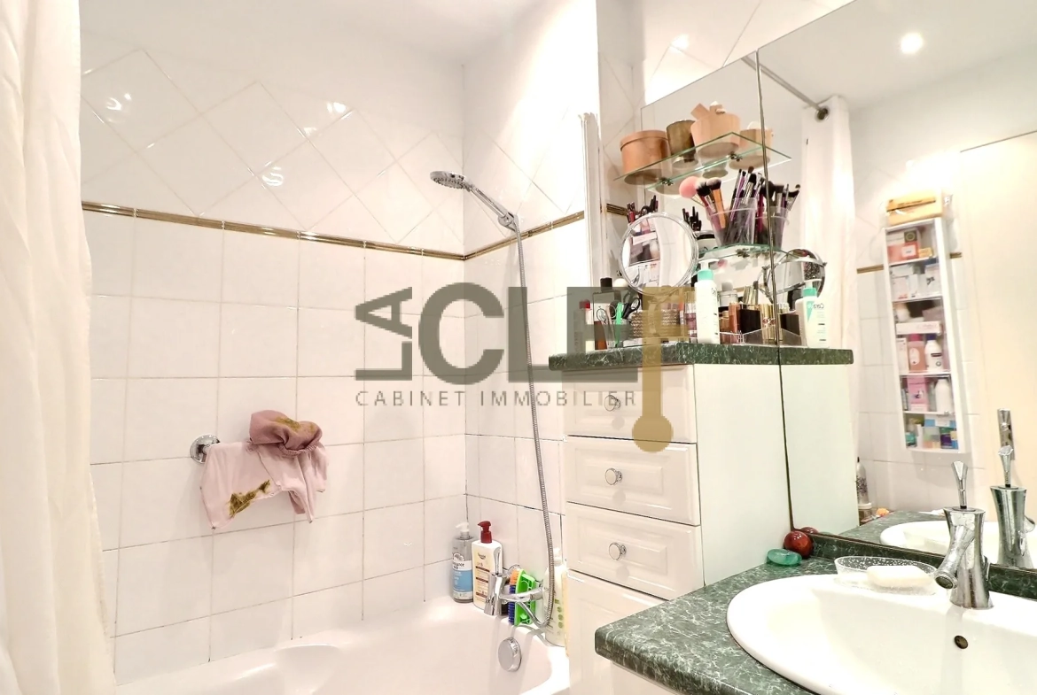 Charmant appartement 3 pièces au Plessis-Robinson, lumineux et sans travaux 