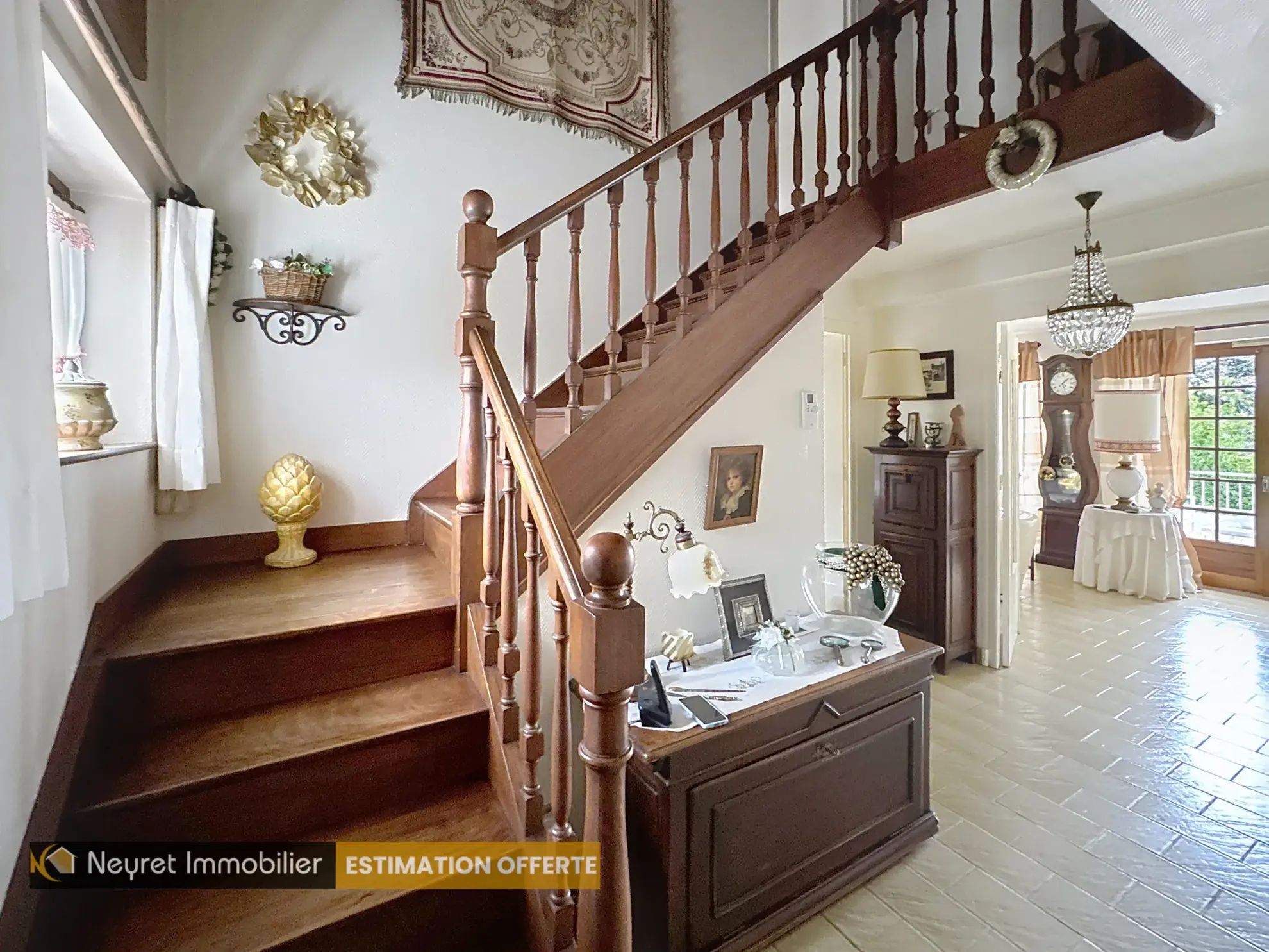 Maison ancienne de 125 m² avec jardin et garage à Saint-Étienne 