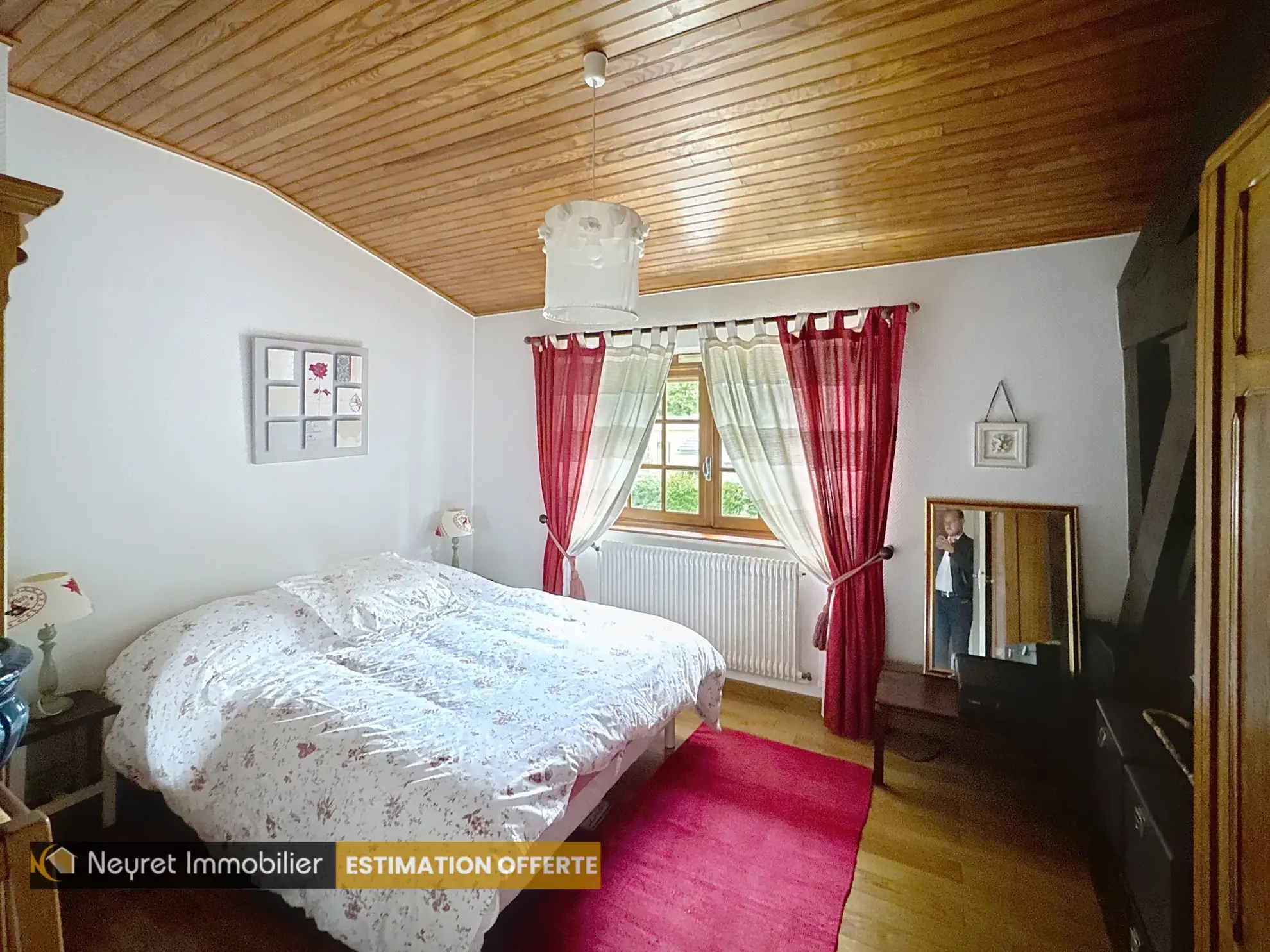 Maison ancienne de 125 m² avec jardin et garage à Saint-Étienne 