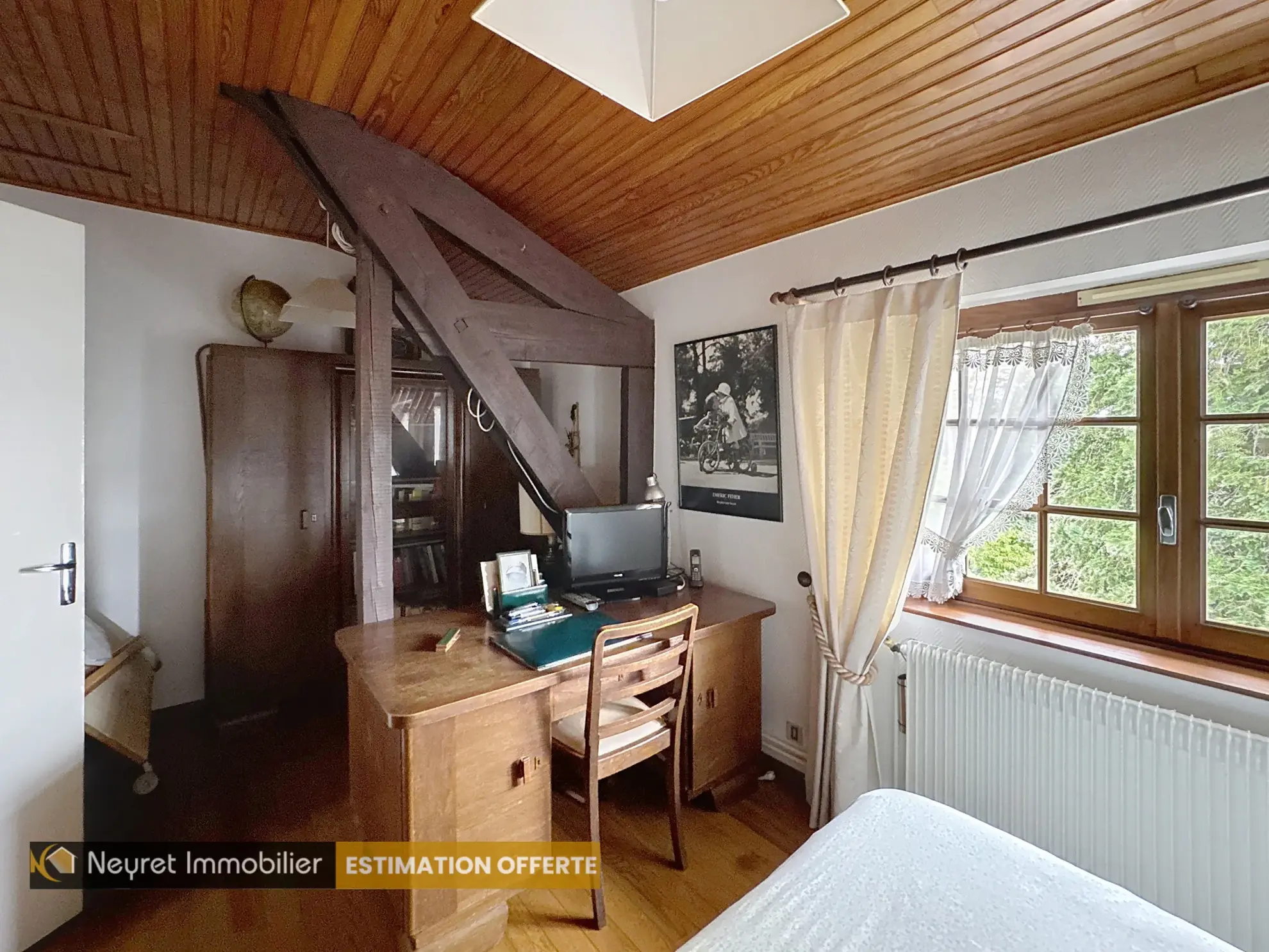 Maison ancienne de 125 m² avec jardin et garage à Saint-Étienne 