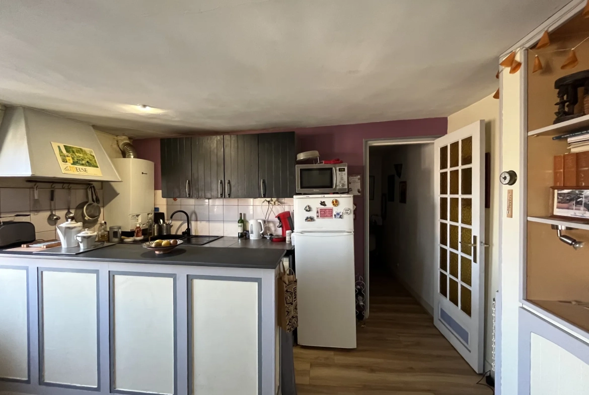 À vendre duplex T2 calme avec vue sur cour à Saint Germain 
