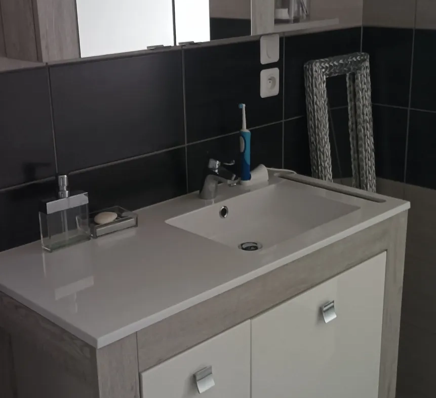 Maison récente de 66 m² avec 2 chambres, garage et terrain piscinable proche de Nîmes 