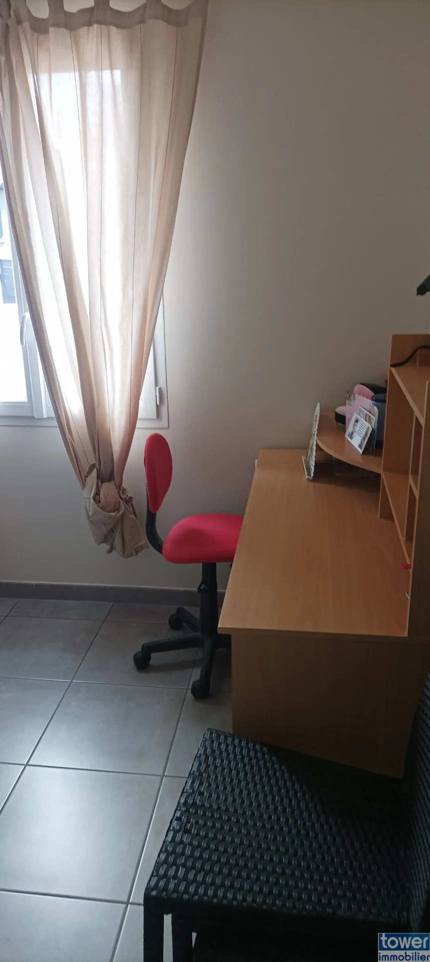 Maison récente de 66 m² avec 2 chambres, garage et terrain piscinable proche de Nîmes 