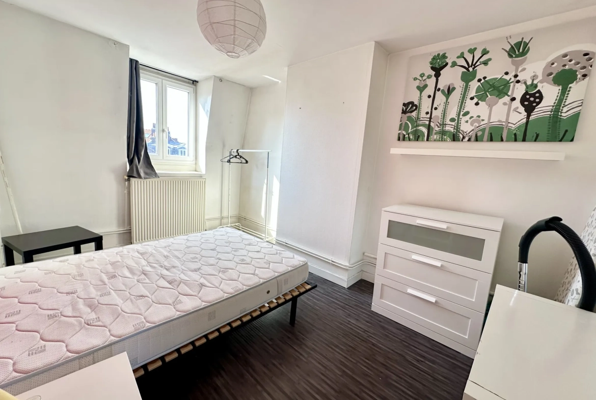 Appartement lumineux de 41 m² à Lille, dernier étage, meublé et idéal pour investissement ou logement étudiant 