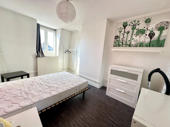 Appartement lumineux de 41 m² à Lille, dernier étage, meublé et idéal pour investissement ou logement étudiant 