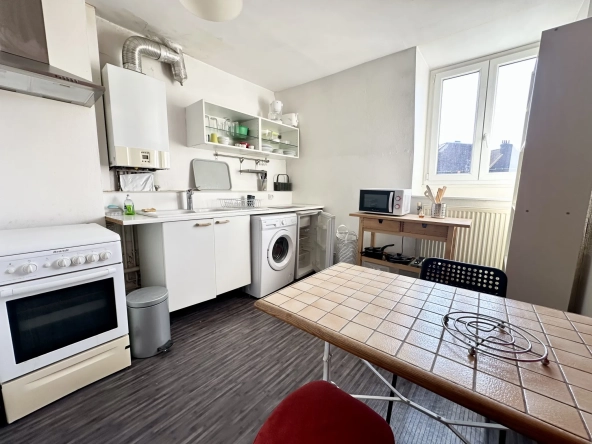 Appartement lumineux de 41 m² à Lille, dernier étage, meublé et idéal pour investissement ou logement étudiant 
