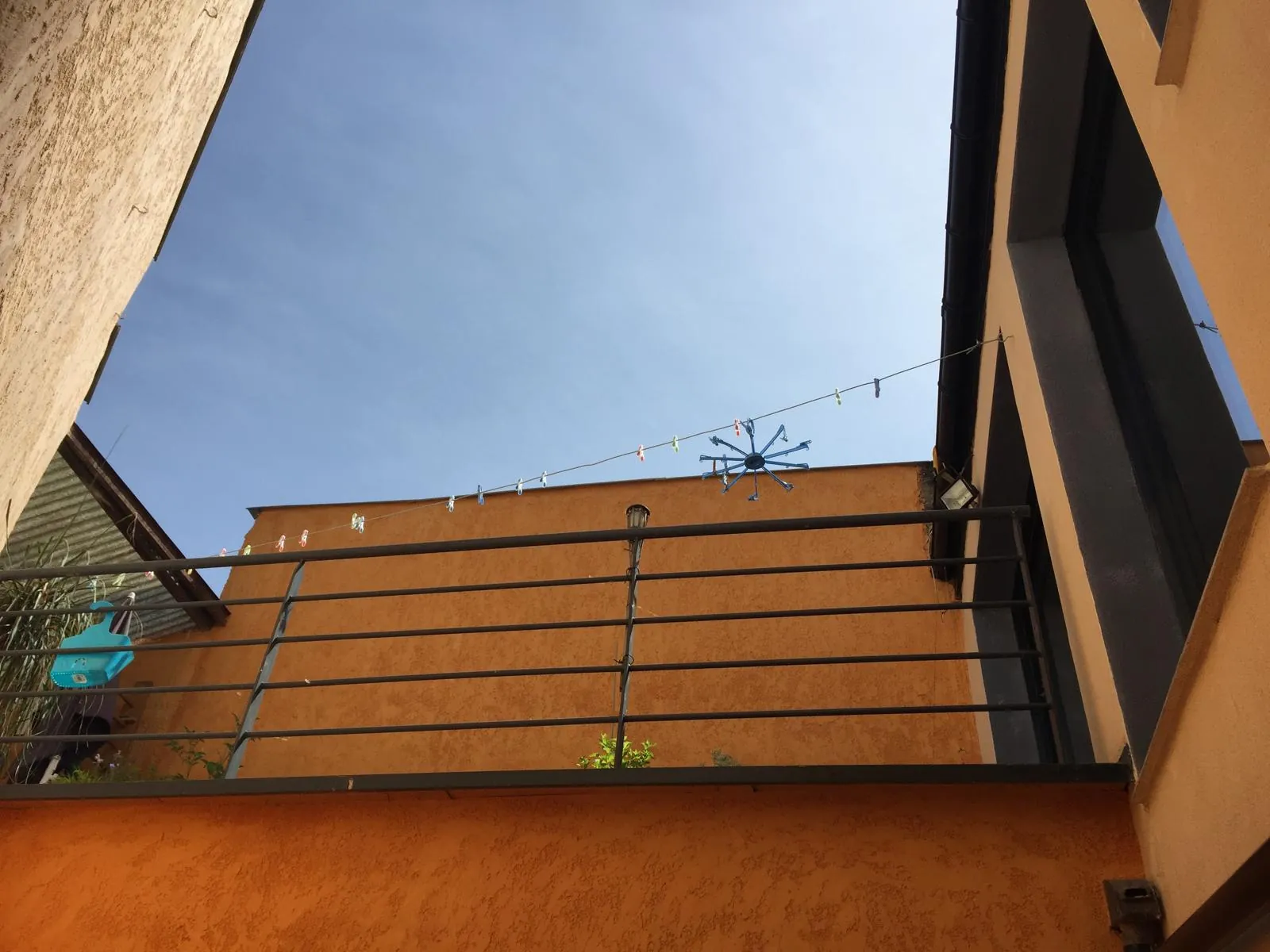 Maison atypique à Villeneuve d'Ascq, secteur recherché avec terrasse et garage 