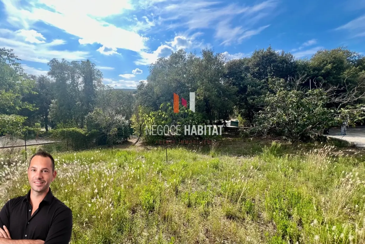 Terrain constructible de 900 m² avec vue dégagée à Saint-Gély-du-Fesc 