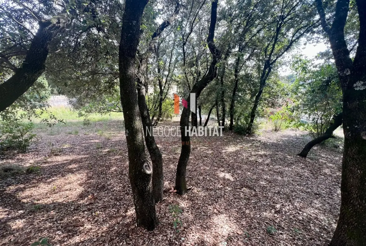 Terrain constructible de 900 m² avec vue dégagée à Saint-Gély-du-Fesc 